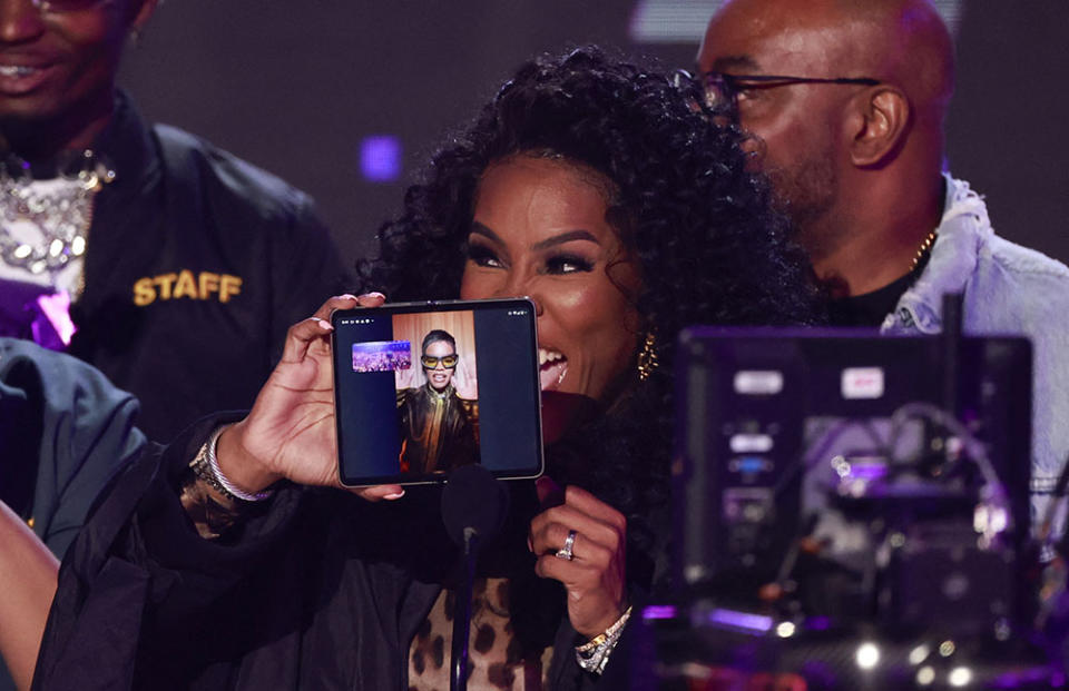 Teyana "Spike Tey" Taylor accepts video director of the year via a video call made by her mom