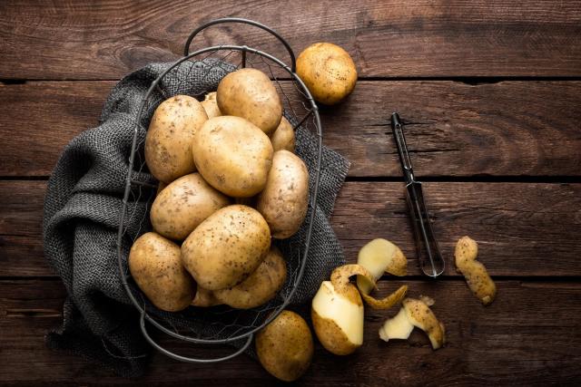 Faut-il éplucher les pommes de terre avant cuisson ? - Cuisine Actuelle