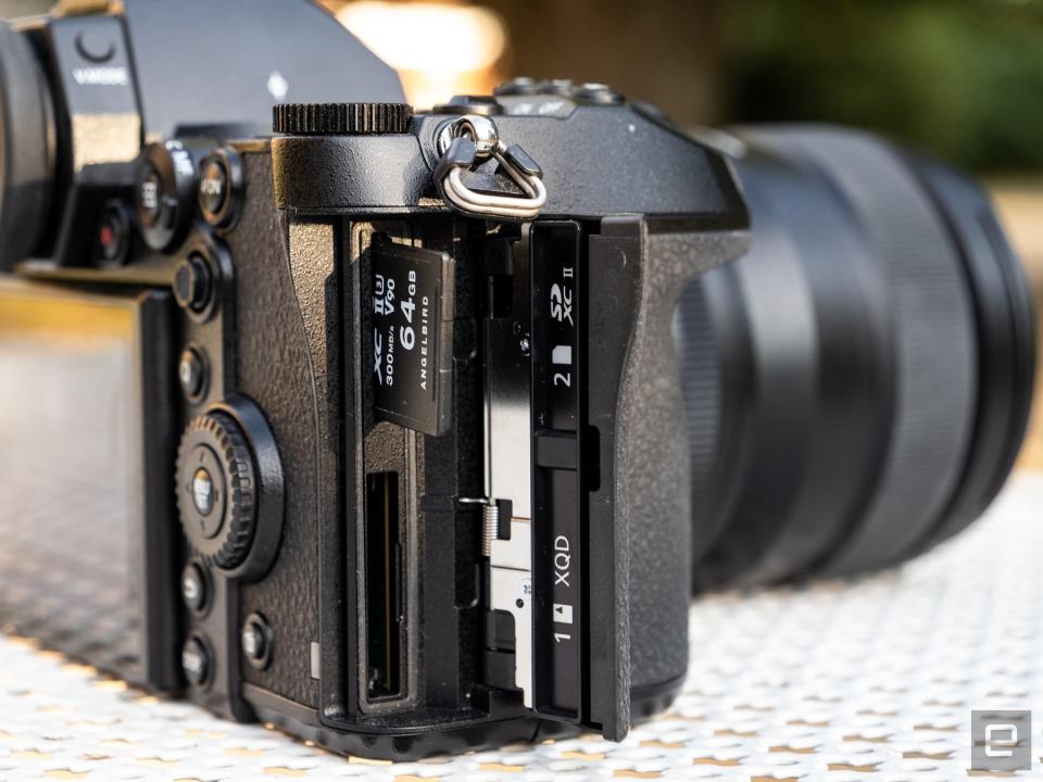 Panasonic S1R full-frame mirrorless camera