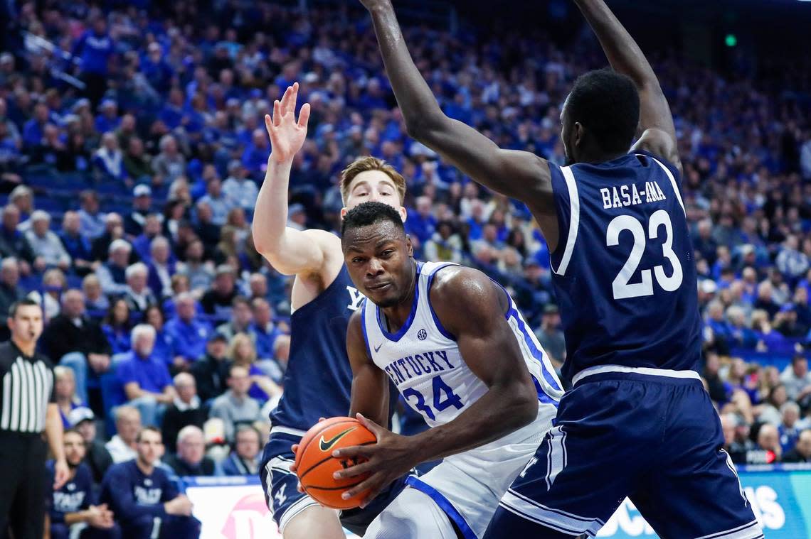 Kentucky star Oscar Tshiebwe (34) had 28 points and 12 rebounds in the Wildcats’ 69-59 win over Yale last Saturday.