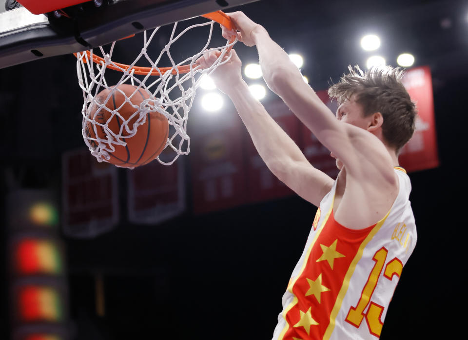 HOUSTON, TX – MARCH 28: Matas Buzelis #13 of McDonald's All American Boys East dives the ball during the McDonalds All American Basketball Games at Toyota Center on March 28, 2023 in Houston, Texas.  (Photo by Michael Hickey/Getty Images) G League Ignite
