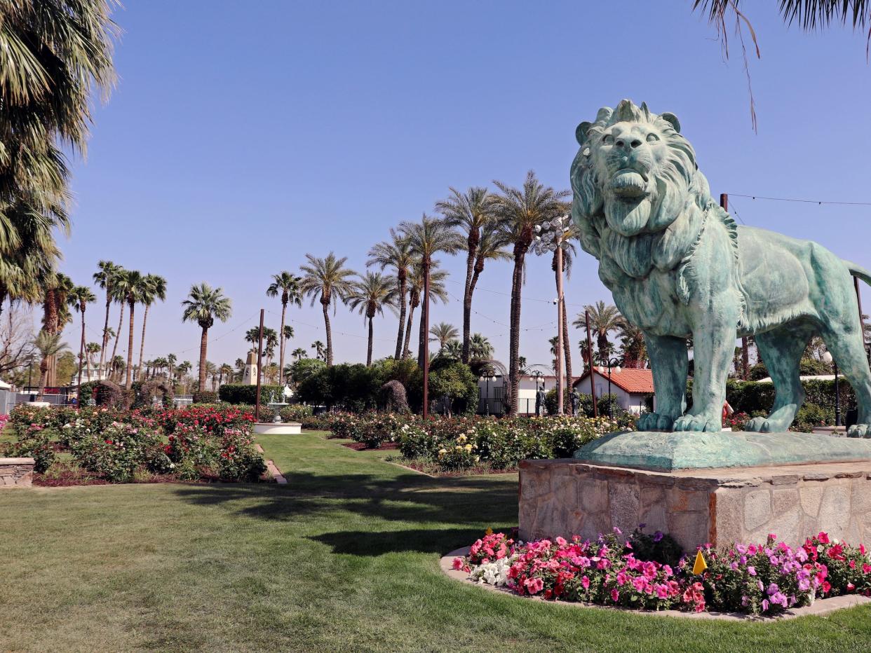 coachella rose garden