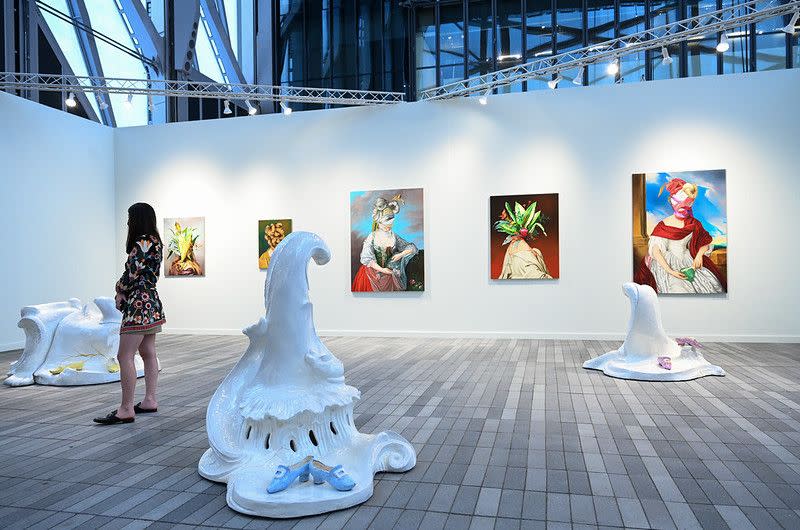 <p>After more than a year without art fairs, <a href="https://www.frieze.com/tags/frieze-new-york-2021" rel="nofollow noopener" target="_blank" data-ylk="slk:Frieze New York;elm:context_link;itc:0;sec:content-canvas" class="link ">Frieze New York</a> is back. But this highly anticipated pandemic-era edition looked a little different. Rather than setting up shop in the usual sprawling tent on Randall’s Island, some 60 international galleries occupied <a href="https://theshed.org/" rel="nofollow noopener" target="_blank" data-ylk="slk:the Shed;elm:context_link;itc:0;sec:content-canvas" class="link ">the Shed</a>, the multidisciplinary performing arts space in Hudson Yards on Manhattan’s West Side. Visitors, of course, were also subject to strict COVID-19 guidelines. Despite these tweaks, it was a pleasure to leave the house and see such an abundance of art—and people—outside of a museum. And though the in-person show closed to the public May 9, you can still take part through Frieze’s expanded <a href="https://www.frieze.com/fairs/frieze-viewing-room" rel="nofollow noopener" target="_blank" data-ylk="slk:virtual viewing room;elm:context_link;itc:0;sec:content-canvas" class="link ">virtual viewing room</a> of 160 exhibitors through Friday, where you can watch interviews with architect Annabelle Selldorf, performance artist Marina Abramović, and more. </p><p>It’s impossible, of course, to select favorites among the hundreds of works that were on display during the IRL event, but here are a few that caught our eye.</p>