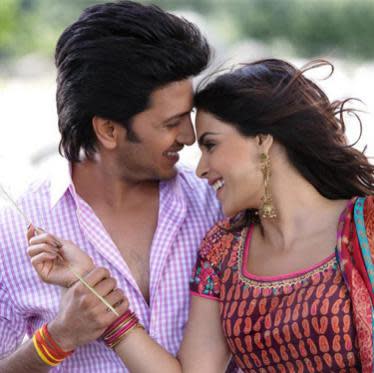 11 Most Romantic Moments Of Bollywood's Cutest Couple Riteish And Genelia