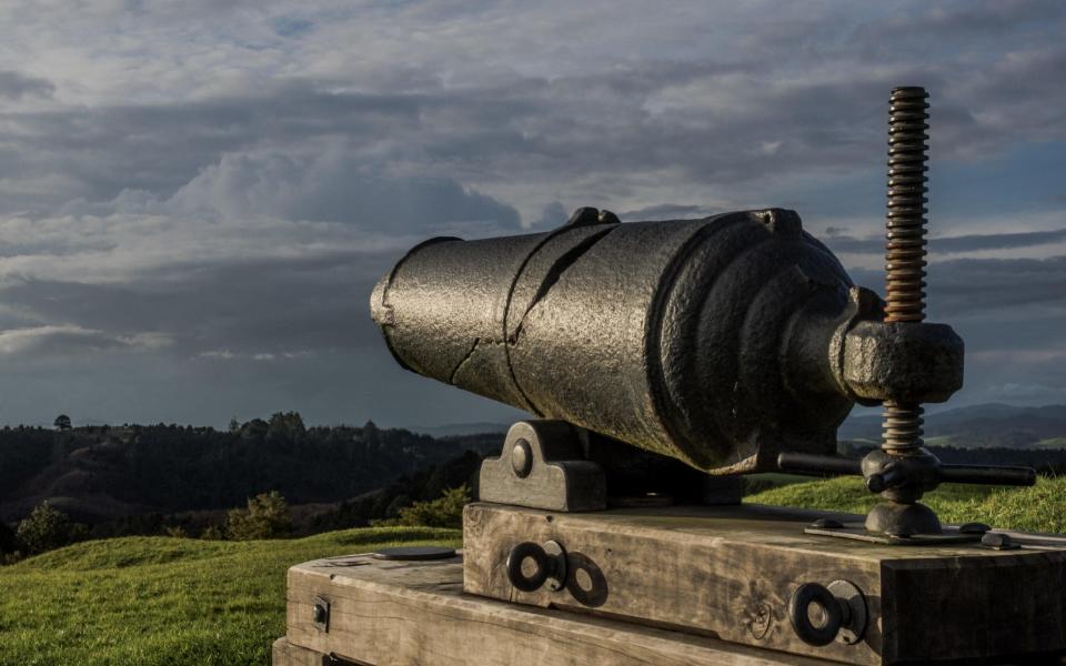 A canon on the Ruapekapeka Pa battlefield site - www.alamy.com