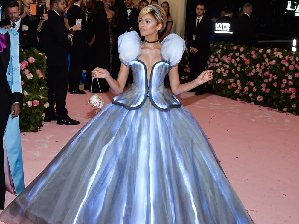 Vor fünf Jahren war sie zuletzt dort: Zendaya in ihrem Cinderella-Kleid auf der Met Gala 2019. (Bild: ddp images)