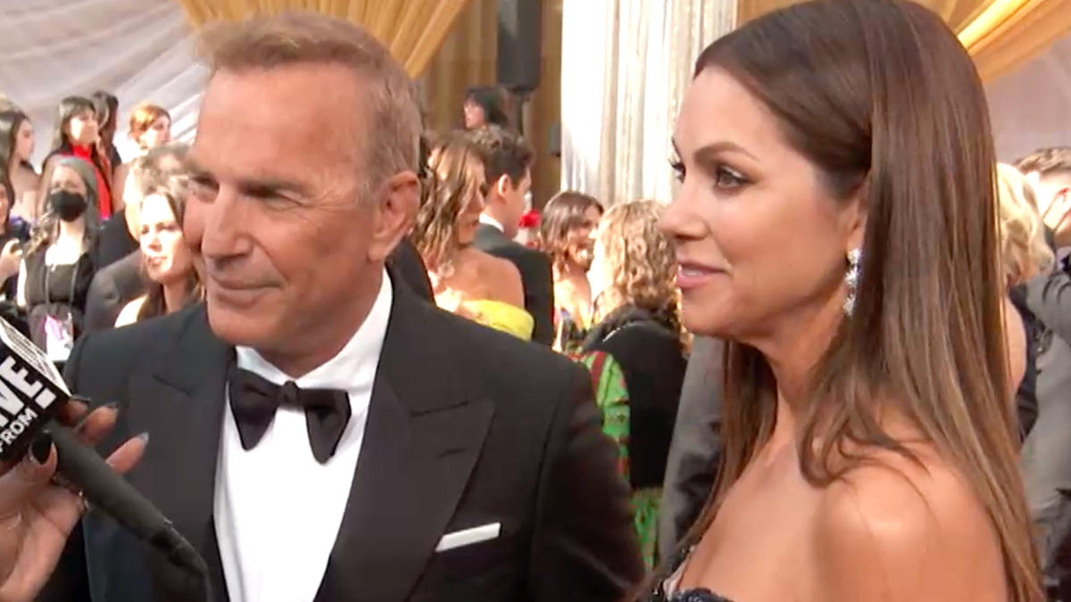 Kevin Costner Talks Directing NEW FILM at Oscars 2022