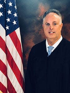 Circuit Judge Robert Hodges