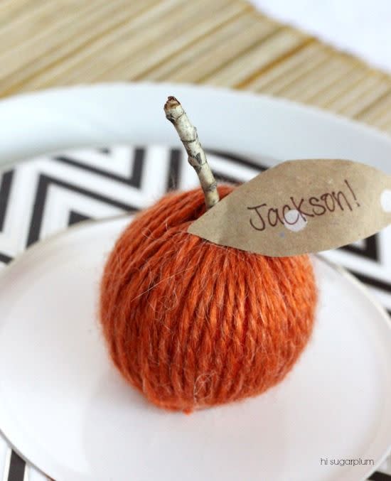 Yarn Pumpkin Place Card
