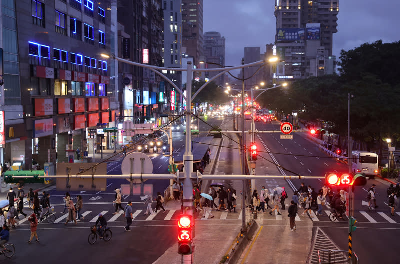 氣象專家吳德榮透露，跨年、迎曙光受到雲多、降雨機率影響，並不理想；新竹以南則不受影響。（示意圖。圖片來源：中央社）