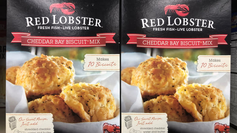 2 boxes of red lobster cheddar bay biscuit mix
