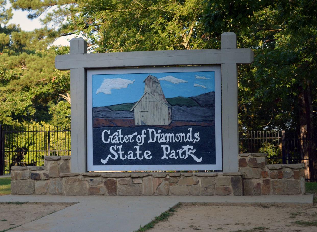 Crater of Diamonds State Park enterance signage.