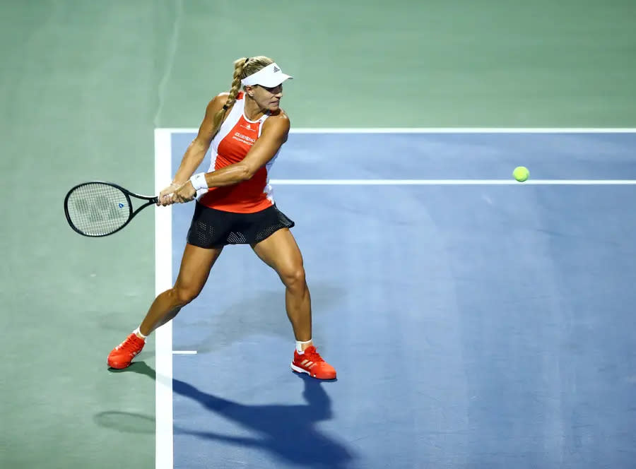 PLATZ 3 - ANGELIQUE KERBER: Die Deutsche gewann im vergangenen Jahr Wimbledon und beendete das Jahr auf Rang zwei der Weltrangliste. Auch wenn es aktuell nicht läuft, nahm Kerber 11,8 Millionen Dollar ein. Mit 5,3 Millionen Dollar waren die sportlichen Einnahmen aber geringer als die 6,5 Millionen Dollar durch Sponsoren