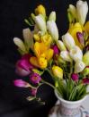 <p>For the 7th wedding anniversary, many give the gift of freesia: a bloom which represents trust and faithfulness. </p>