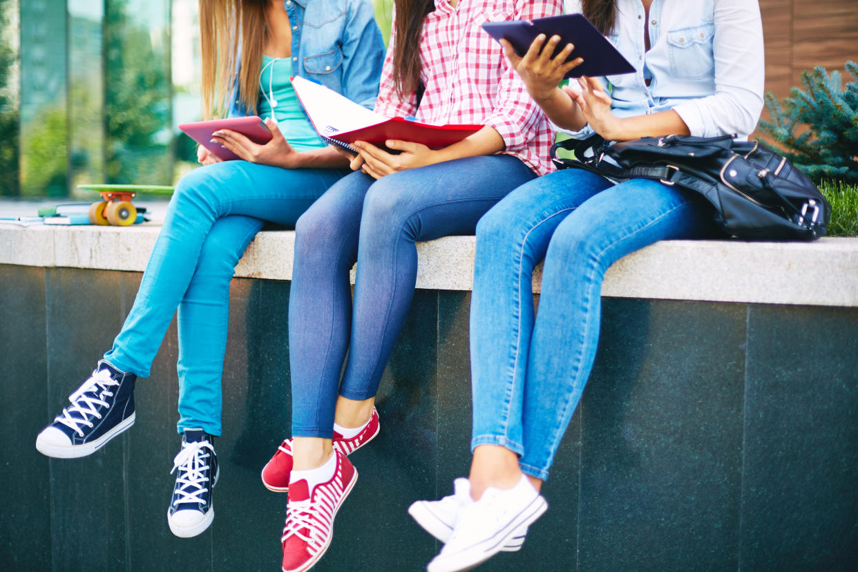 Gen Z says skinny jeans are canceled. (Photo: Getty Images)