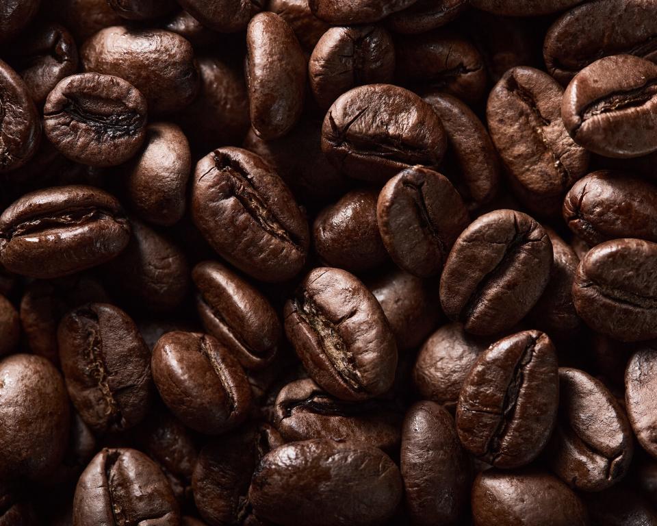 Roasted coffee beans