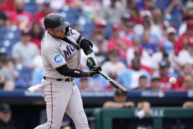 De La Cruz's four hits lead Marlins to series-win over Phillies