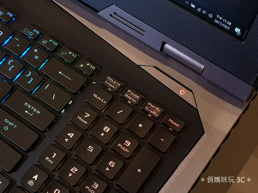 ASUS 華碩 ROG 玩家共和國推出 ROG Chimera、Strix SCAR 與 Strix Hero 三款全新電競筆電！