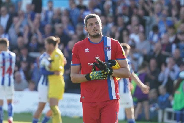 Former Carlisle United keeper joins relegated club