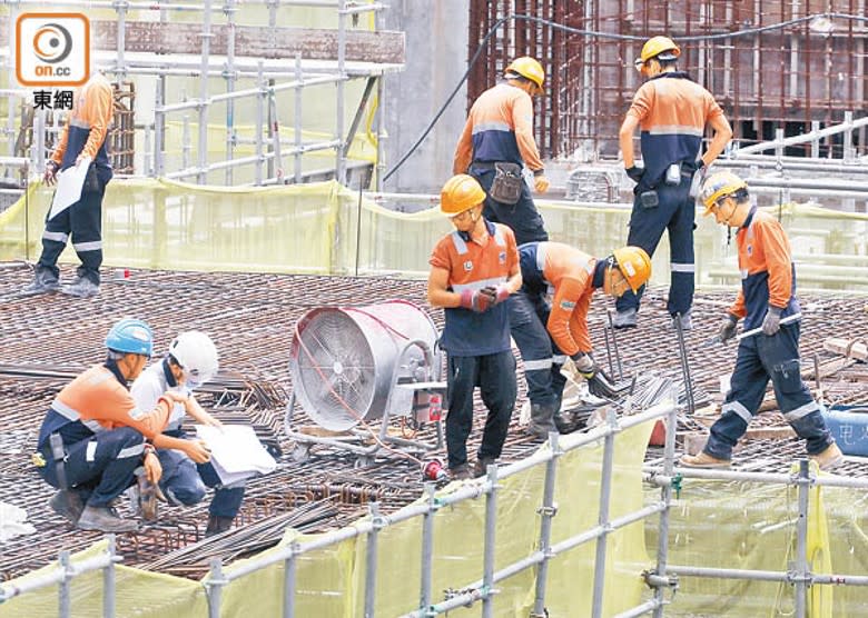 建造業代表認為「加人工、增福利」及「改善工作環境」可以有效改善行業缺人問題。