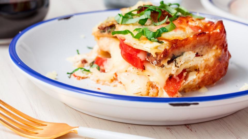 caprese chicken lasagna delishcom