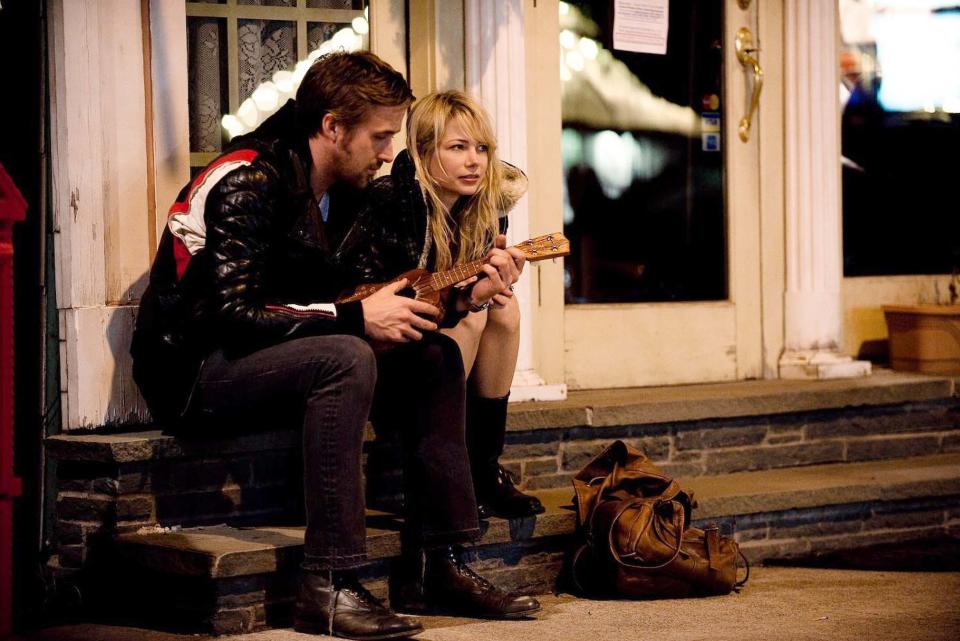 Um in "Blue Valentine" eine glaubwürdige Performance eines Ehepaares abzugeben, hatten sich Ryan Gosling und Michelle Williams zusammen mit ihrer Filmtochter dazu entschlossen, einen Monat lang zusammenzuleben. Sie feierten Geburtstage sowie Weihnachten – alles, um am Ende wirkliche Gefühle zeigen zu können, da man eine so intensive Zeit miteinander verbracht hat. (Bild-Copyright: Moviestore/REX/Shutterstock)