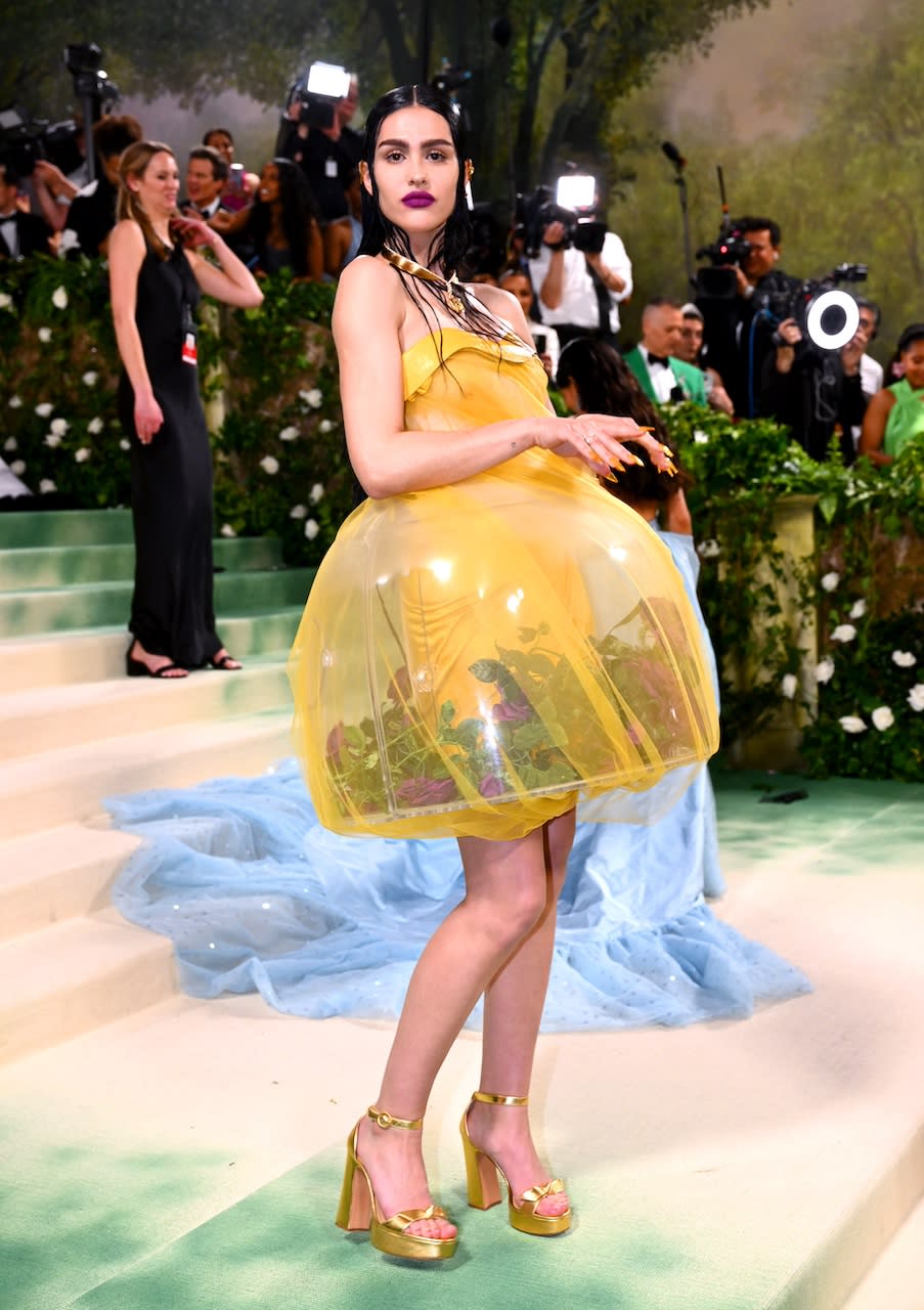 Met Gala 2024｜Jennie verwandelte sich in eine sexy Retro-Göttin und erschien bei den „Fashion Oscars“! Eine Bestandsaufnahme der wundervollen Looks auf dem roten Teppich: Zendaya, Tyla ... welche anderen aktuellen Arbeiten haben Sie gemacht?