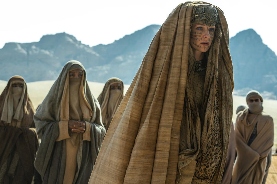 En esta imagen proporcionada por Warner Bros. Pictures, Rebecca Ferguson en una escena de "Dune: Part Two". (Warner Bros. Pictures vía AP)