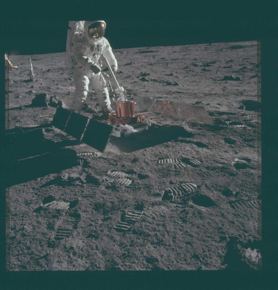 Apollo 11 Hasselblad image from film magazine 40/S - EVA (NASA)