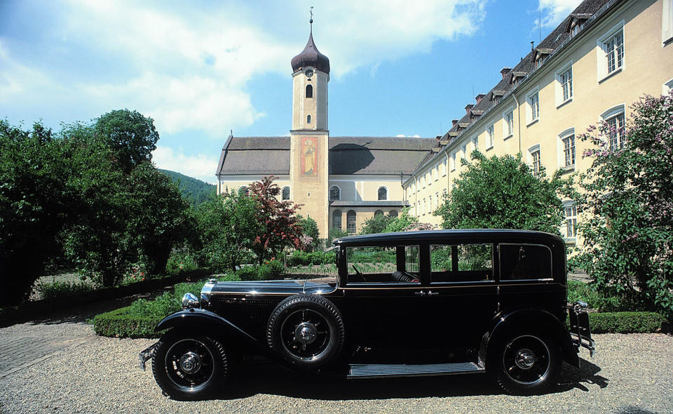 As good as new: In 1983-1984, Daimler-Benz AG had the first popemobile completely restored by Mercedes-Benz.