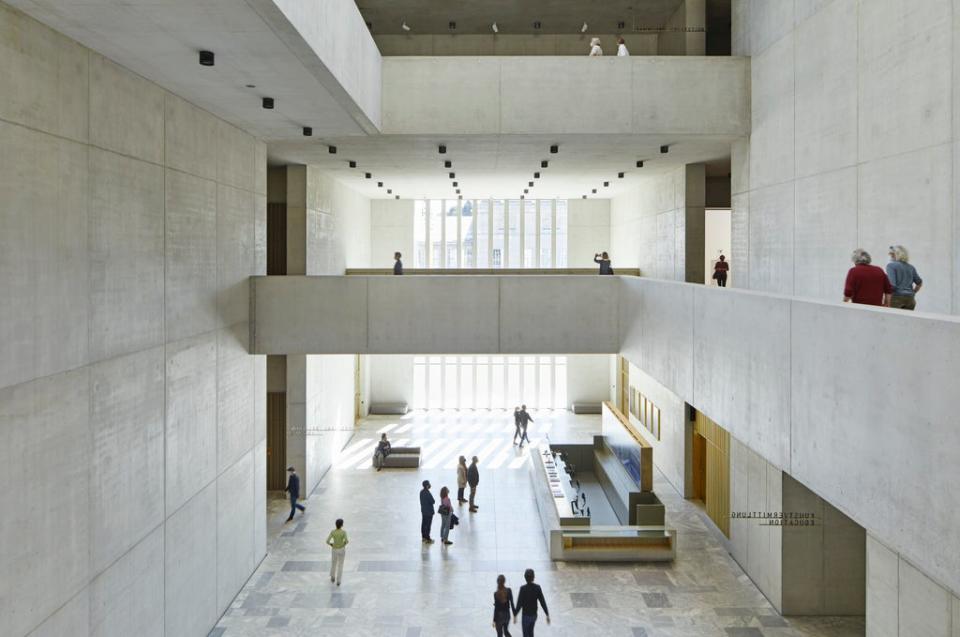 Kunsthaus Zurich central hall, view to the south (Noshe)