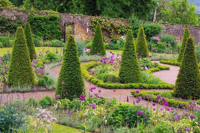 Aberglasney Gardens