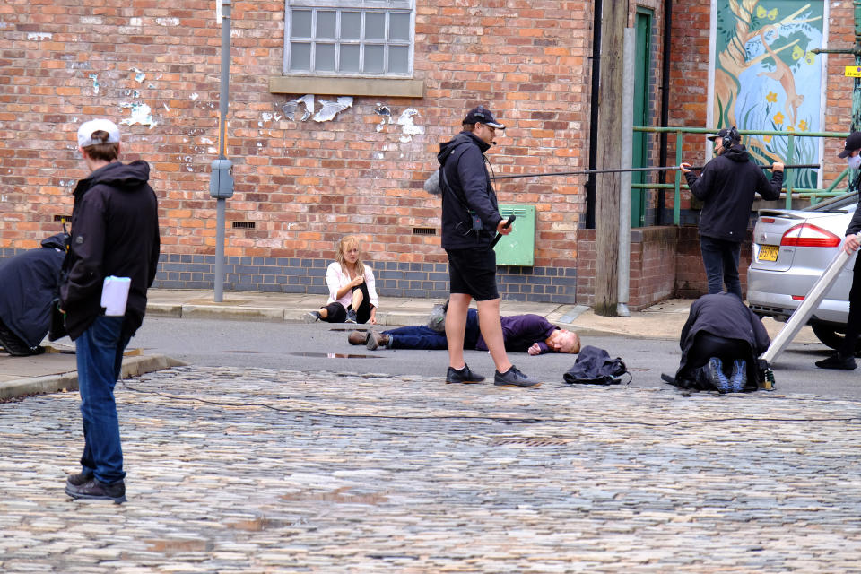 Filming on the Corrie set (Lee Raynor/ITV)