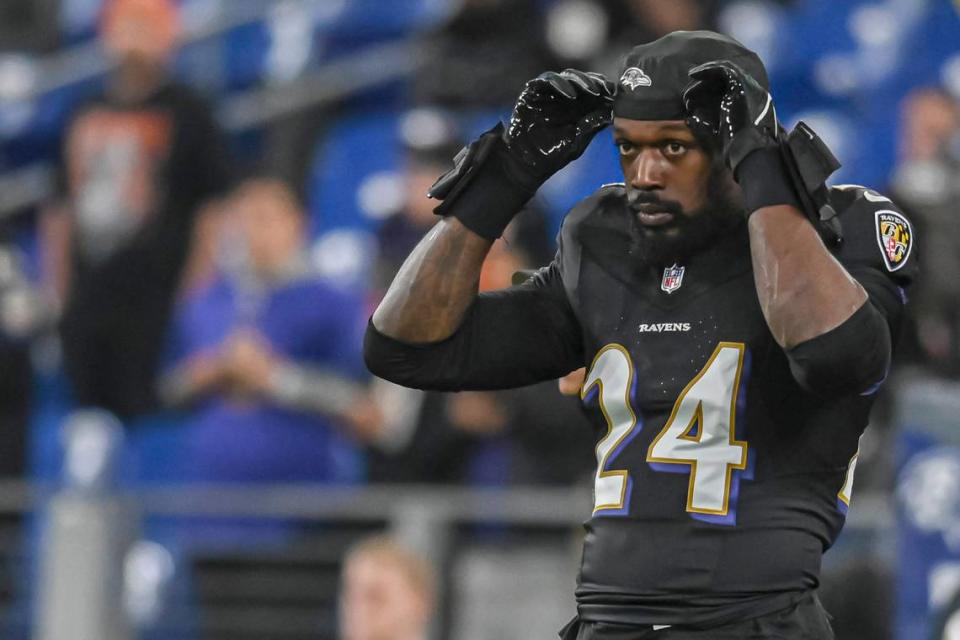 Nov 16, 2023; Baltimore, Maryland, USA; Baltimore Ravens linebacker Jadeveon Clowney (24) before the game against Cincinnati Bengals at M&T Bank Stadium. Mandatory Credit: Tommy Gilligan-USA TODAY Sports