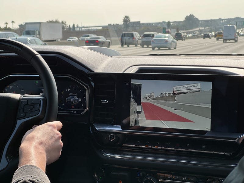 A photo showing the red box that displays on the infotainment screen when the turn signal is switched on.