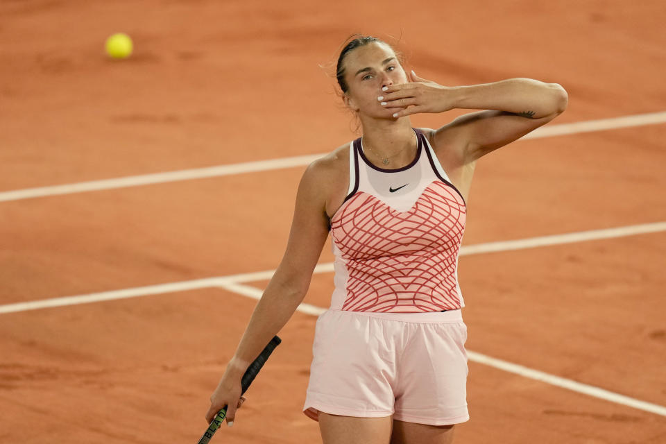 Aryna Sabalenka thanks the crowd.