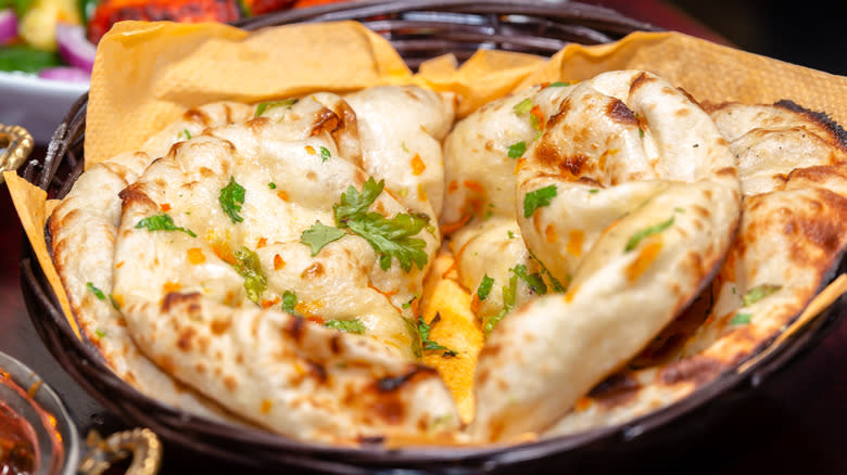 Butter garlic naan in basket