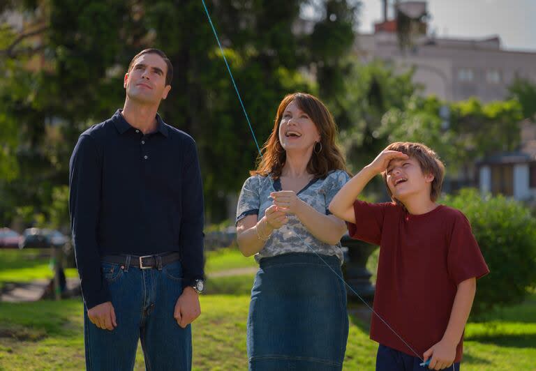 Furtado, Dupláa y el niño Milo Zeus Lis en una escena de Goyo 