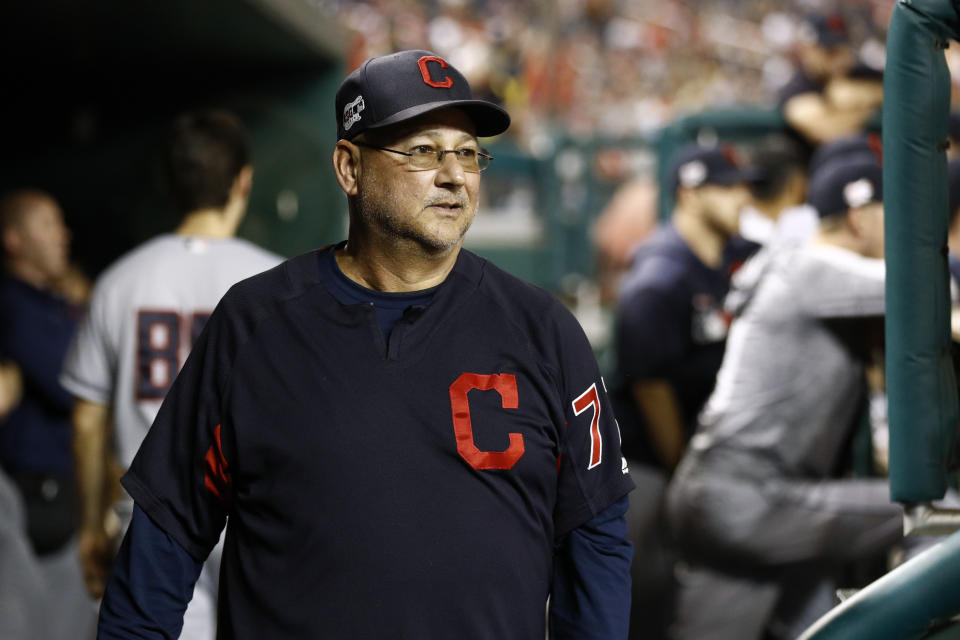 ARCHIVO - En esta foto del 27 de septiembre de 2019, el mánager Terry Francona de los Indios de Cleveland durante un juego ante los Nacionales de Washington. (AP Foto/Patrick Semansky, archivo)