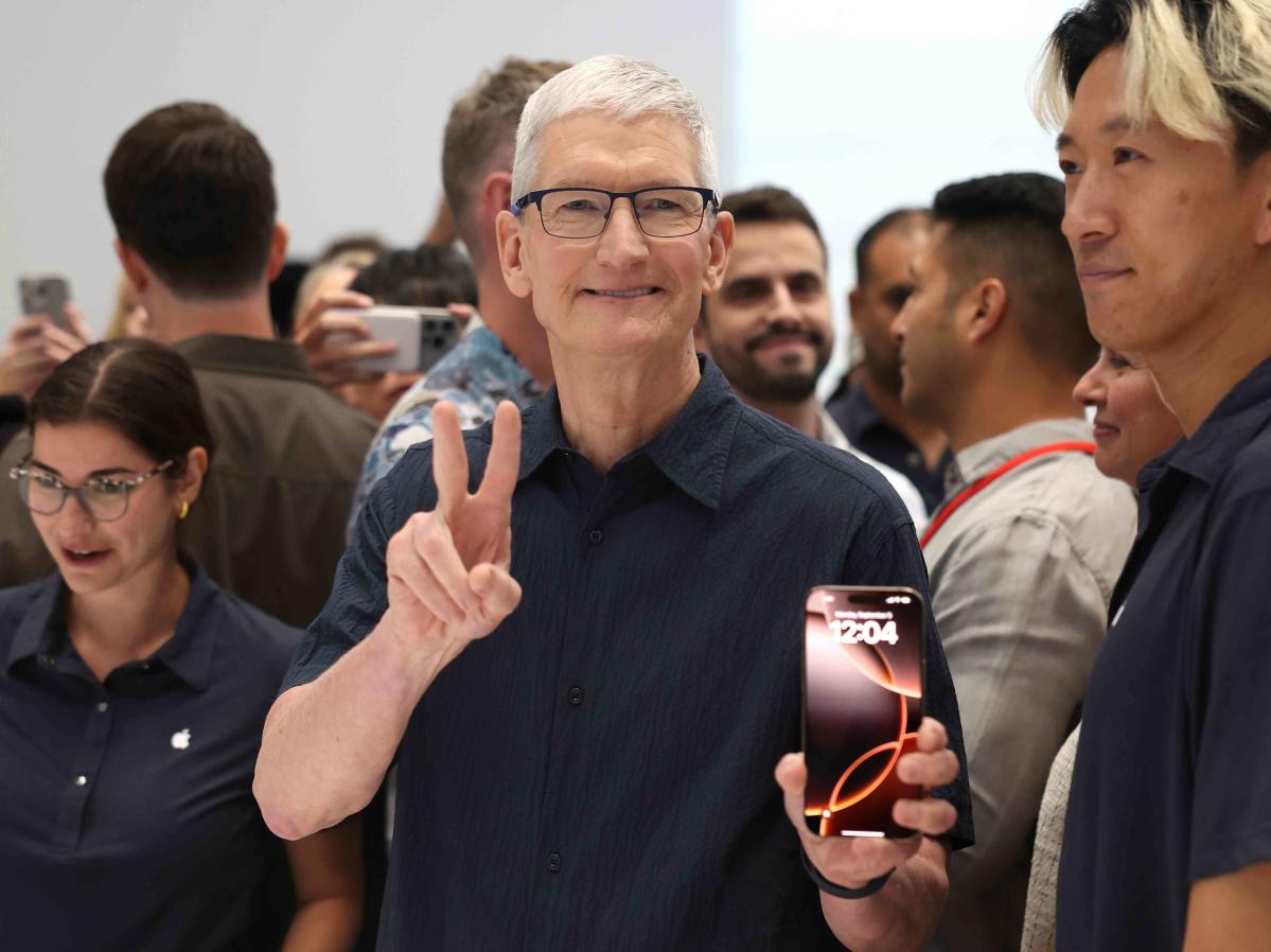 Here Are Some Early Reactions to Apple’s New iPhone 16