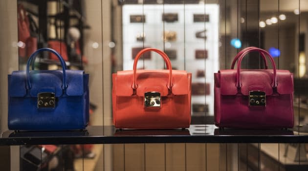 Buy and sell second-hand designer handbags online: Reebonz's