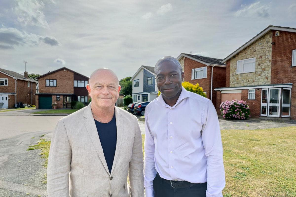 Campaigning - Ross Kemp and Bayo Alaba <i>(Image: Labour East)</i>