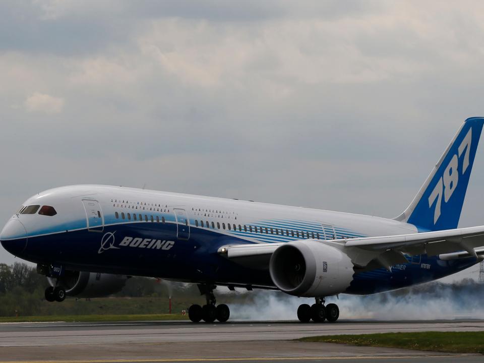 Boeing 787-8 Dreamliner Lands In Manchester England in 2012