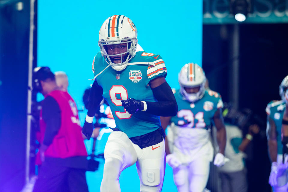 Miami Dolphins cornerback Noah Igbinoghene (9) runs out on to the field prior to the start of the game between the visiting Pittsburgh Steelers and host Miami Dolphins at Hard Rock Stadium on Sunday, October 23, 2022, in Miami Gardens, FL. Final score, Dolphins 16, Steelers, 10. 