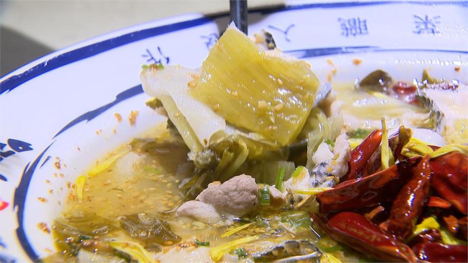 餐飲集團掀「酸菜魚大戰」　業者連開15小時拚翻桌率