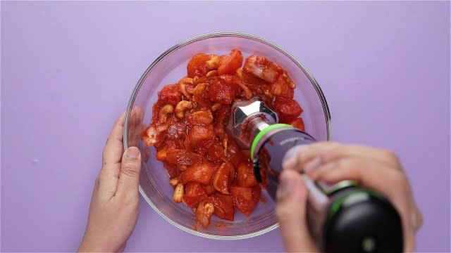 Blending cooked vegetables