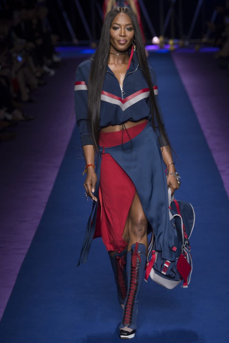 Look 29, modeled by Naomi Campbell.