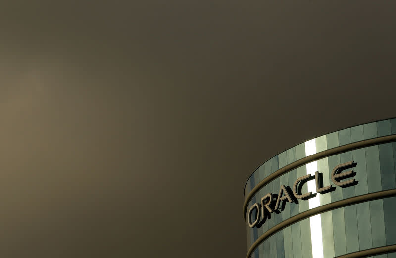 FILE PHOTO: The company logo is shown at the headquarters of Oracle Corporation in Redwood City, California February 2, 2010. Picture taken February 2, 2010. REUTERS/Robert Galbraith