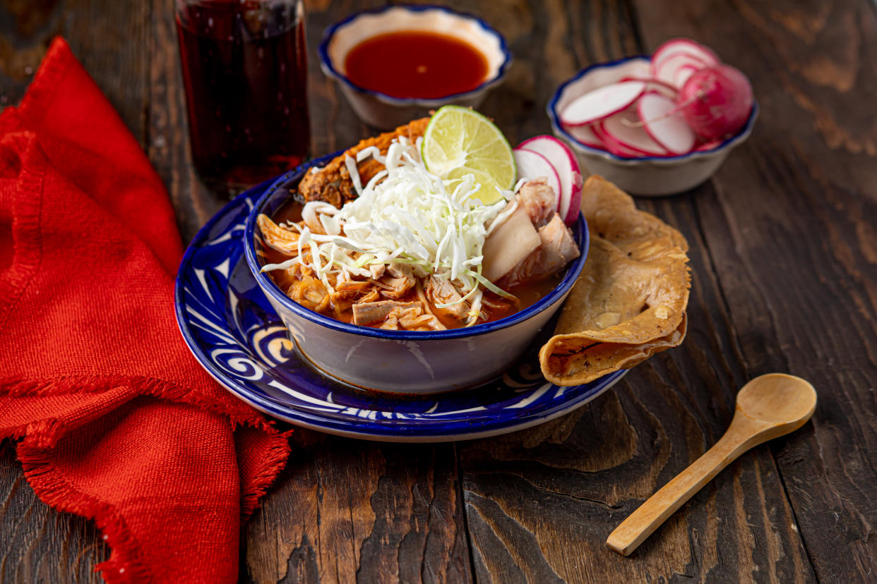 El Torito siempre es generoso con los detenidos el 24 y 31 de diciembre: habrá pozole en Año Nuevo. (Getty Images)