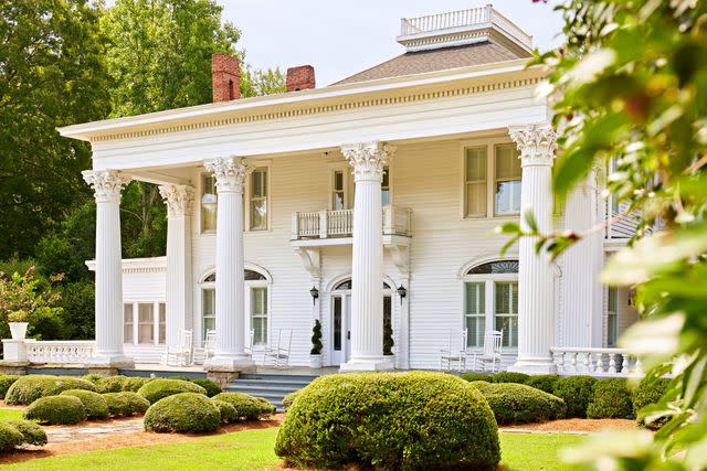 Hector Manuel Sanchez See the historic Lee-Porter House on Conyers Street.